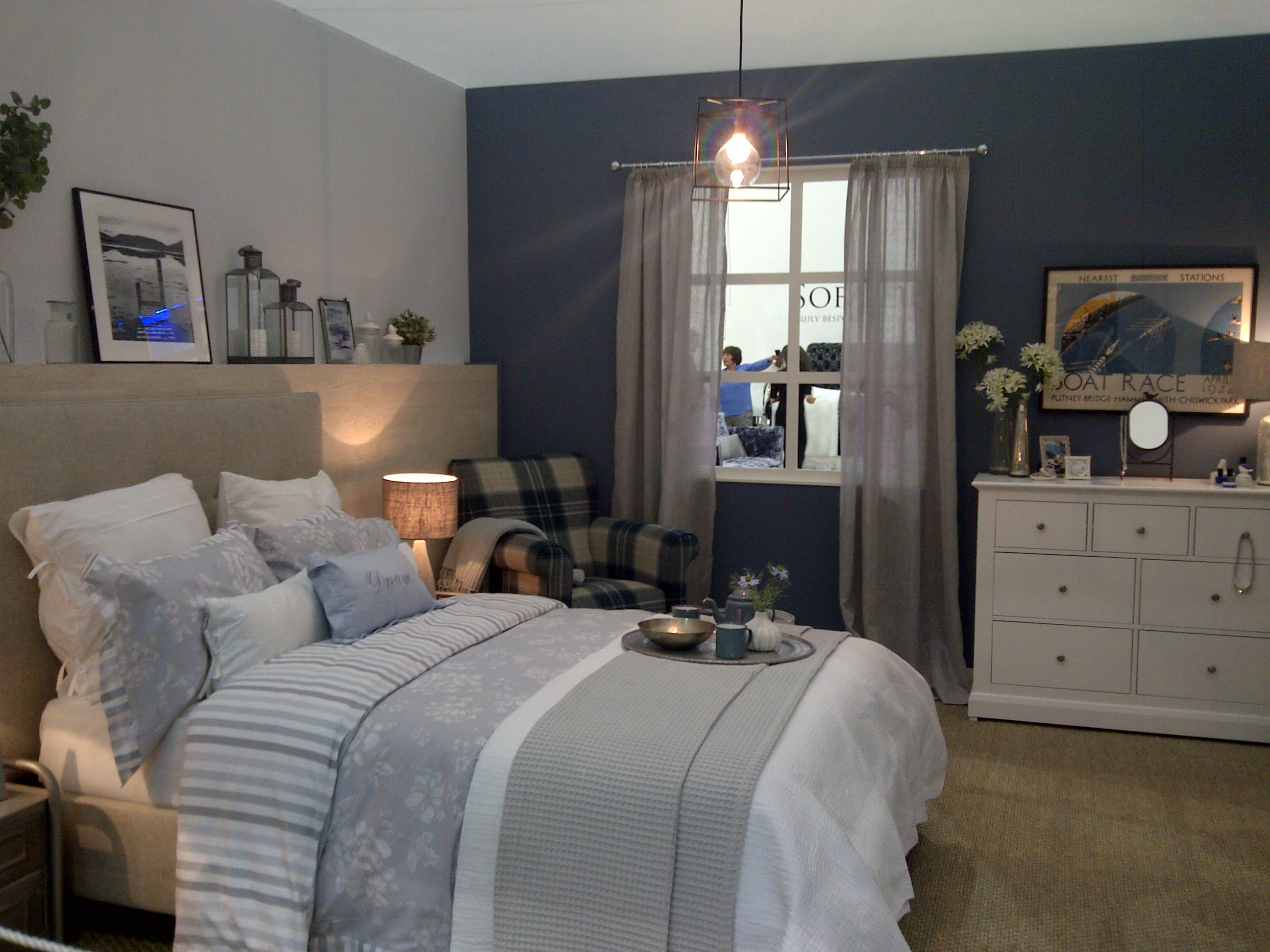 My dream bedroom! Grey can be a very boring colour but in the right shades can look beautiful & sophisicated.