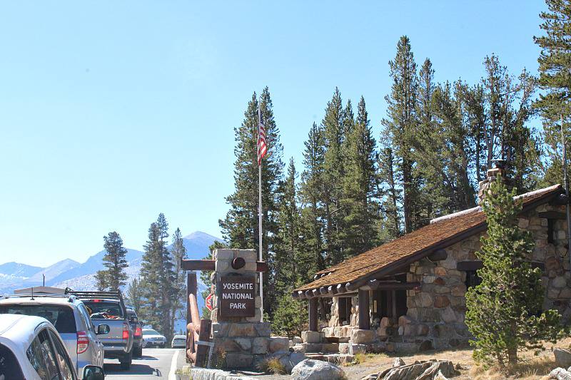 Yosemite entrance